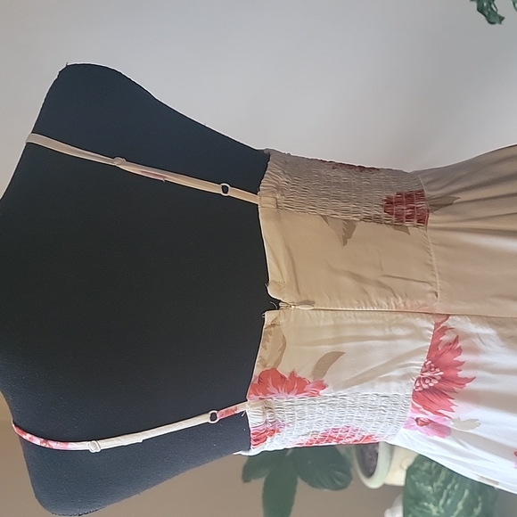 Old Navy White Dress with Red Flowers - Picture 6 of 8